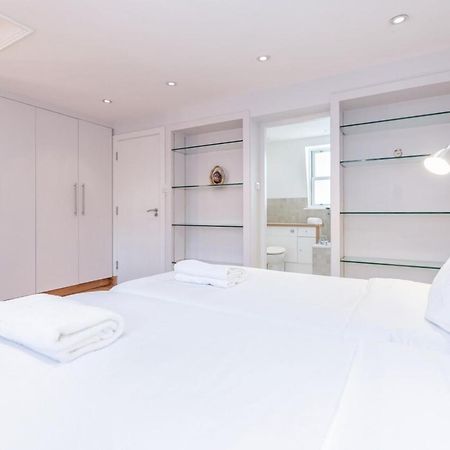 Beautiful 1 Bedroom Apartment In Victoria London Exterior photo